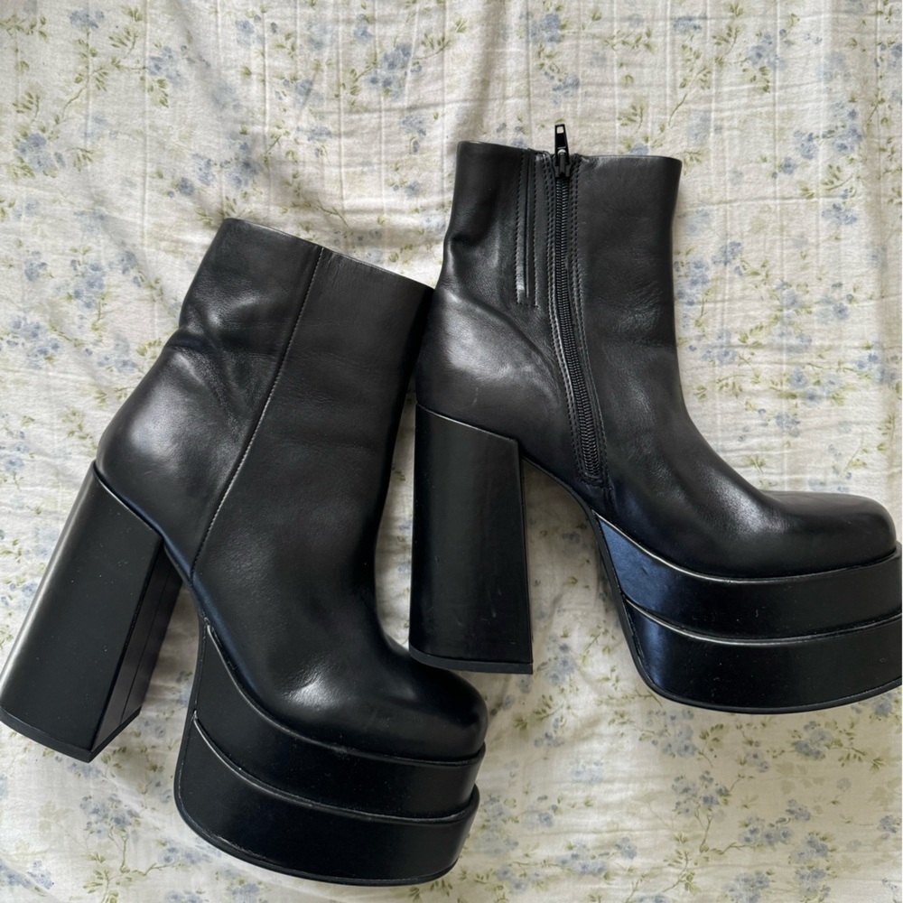 Steve Madden Cobra Boots